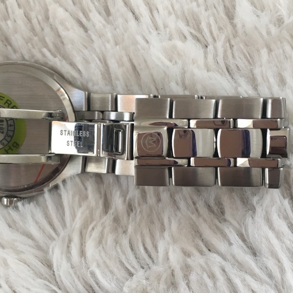 ❤️NEW❤️MOVADO Stainless Steel Bracelet Watch - Picture 5 of 7